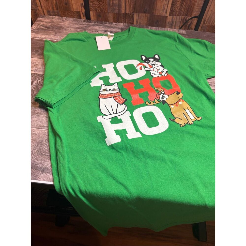 Christmas HO HO HO Pets Graphic T Shirt Green Holiday Cat Dog Medium NWOT
